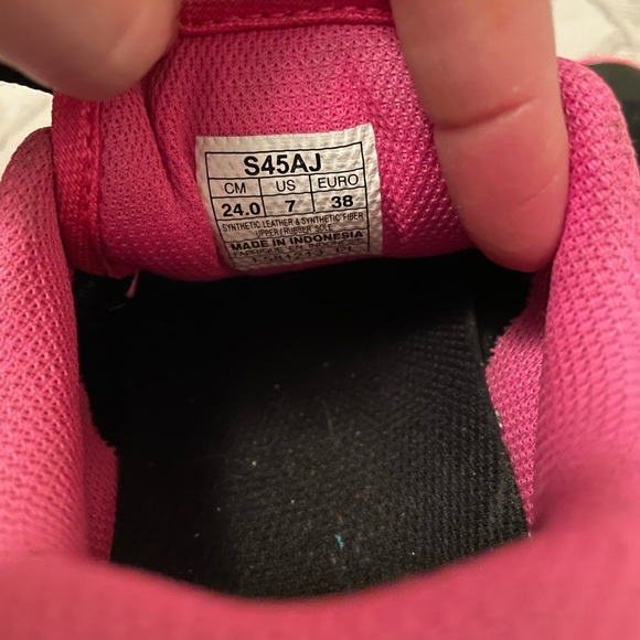 Women’s ASICS runners - Picture 2 of 6